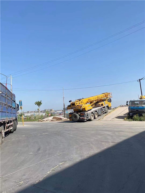 新邵县25吨吊车的租赁价格大概是多少？