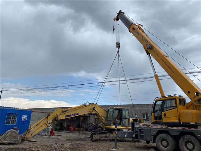 新邵县25吨吊车的工作半径是多少？